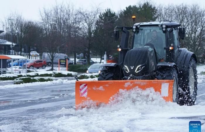 Starker Schneefall in Großbritannien führt zu Reiseunterbrechungen und Stromausfällen – Xinhua