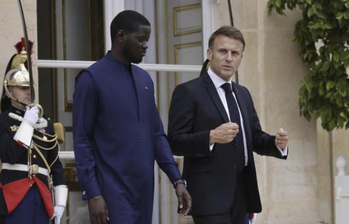 Es war Frankreich, das beschloss, sein Militär aus Afrika abzuziehen.