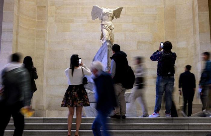 Fast genauso viele Besucher im Louvre im Jahr 2024, trotz der Olympia-Klammer