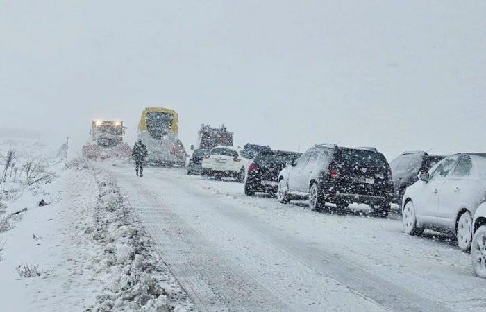 Öfen greifen ein, um den Schnee von den Straßen zu entfernen