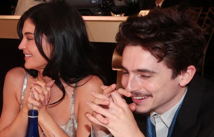 Timothée Chalamet und Kylie Jenner küssen sich während der Date-Night