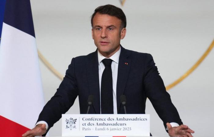 Macron will mit Trump „kooperieren“ und fordert, ihm gegenüber nicht „schwach“ zu sein