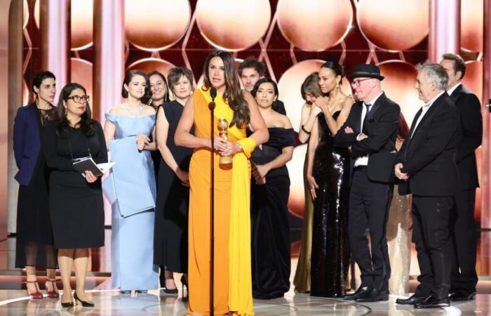 Die größten Gewinner der Golden Globes 2025, es droht heftiger Schneefall in der Mitte des Atlantiks, und die Detroit Lions holen sich in den NFL-Playoffs den ersten Platz