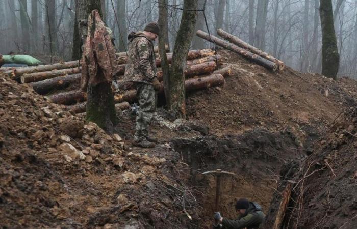 Die Armee behauptet immer noch, bei Kourakhové zu kämpfen, das von den Russen beansprucht wurde