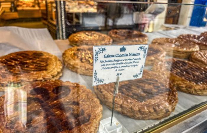 Traditionelle Galette des Rois von Stohrer 2025, die unverzichtbare Frangipane-Galette