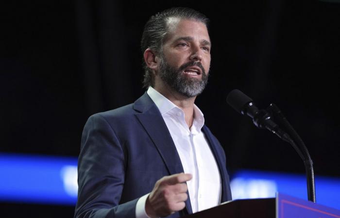 Donald Trump Jr. kommt nach den kontroversen Äußerungen seines Vaters in Grönland an