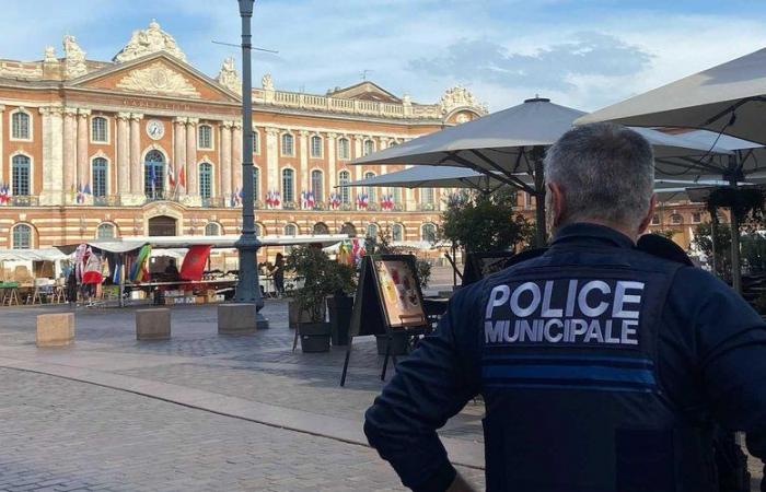 Auf dem Weg von Montauban nach Toulouse greifen zwei Teenager im Alter von 13 und 14 Jahren das Kapitol mit Fensterhämmern an