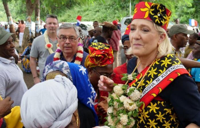 Auf den Spuren von Marine Le Pen in Mayotte, am Krankenbett der vom Zyklon Chido betroffenen Bewohner