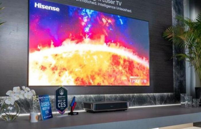 Hisense vereint zwei wichtige Innovationen in seinem neuen Ultrakurzdistanzprojektor L9Q