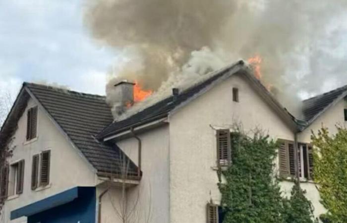 Brand in Bülach sorgt für starke Rauchentwicklung