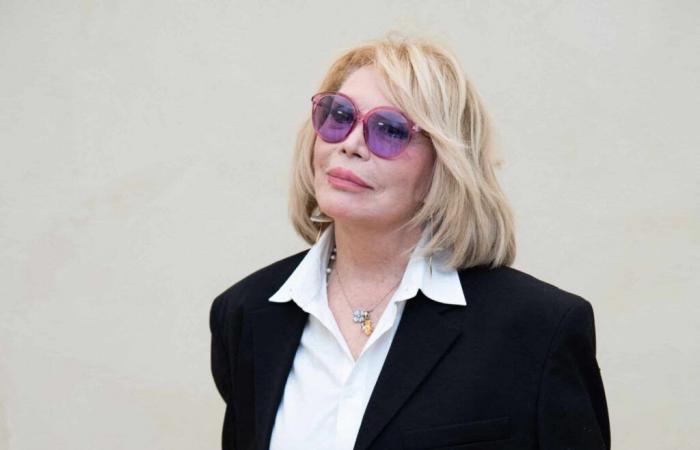 Amanda Lear von Krebs betroffen: ihre schreckliche Veröffentlichung