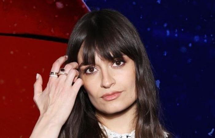 „Es war nicht sehr lustig“: Clara Luciani wurde gezwungen, mit dem Trinken aufzuhören und einen Vorwand zu finden, um sich zu rechtfertigen