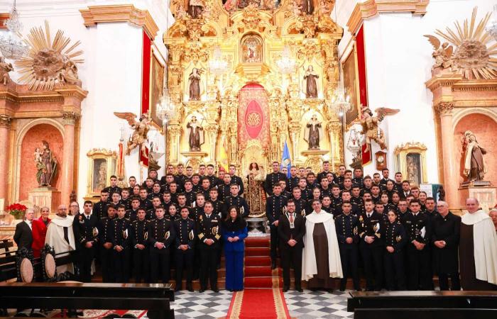 Prinzessin Leonor und ihre 75 Kameraden beten in Cadiz, bevor sie in See stechen