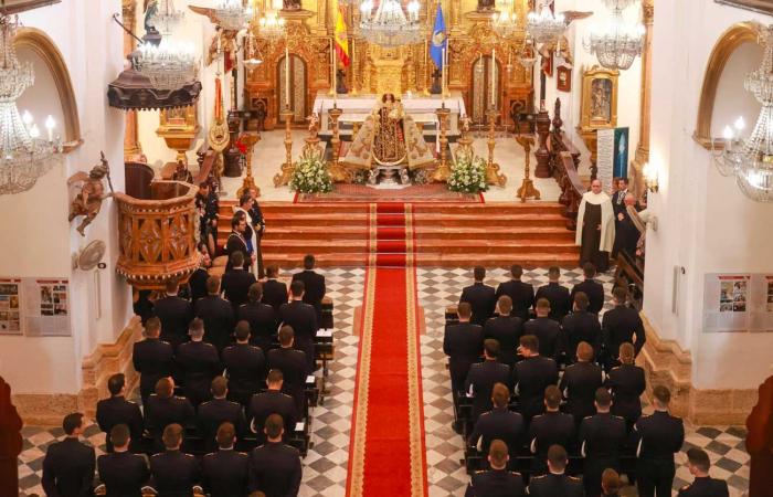 Prinzessin Leonor und ihre 75 Kameraden beten in Cadiz, bevor sie in See stechen