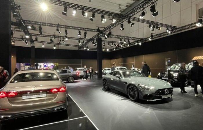 Der Mercedes CLA ist auf dem Brüsseler Autosalon 2025 noch zurückhaltend