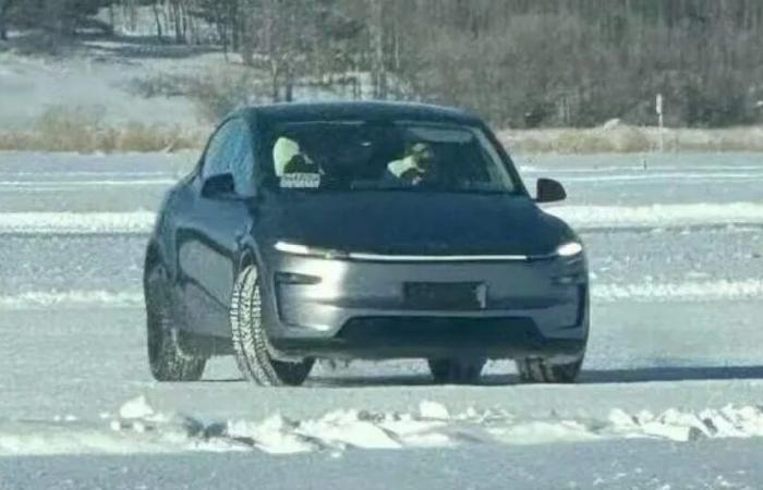 Das Model Y Juniper wurde bei Wintertests zum ersten Mal unverhüllt entdeckt