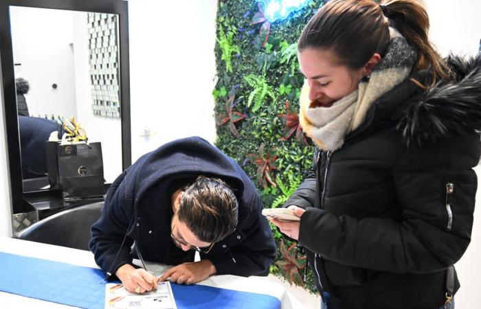 LE CREUSOT: Die strahlende Schauspielerin Rayane Bensetti ließ die Augen ihrer Fans im Maison du Soin strahlen