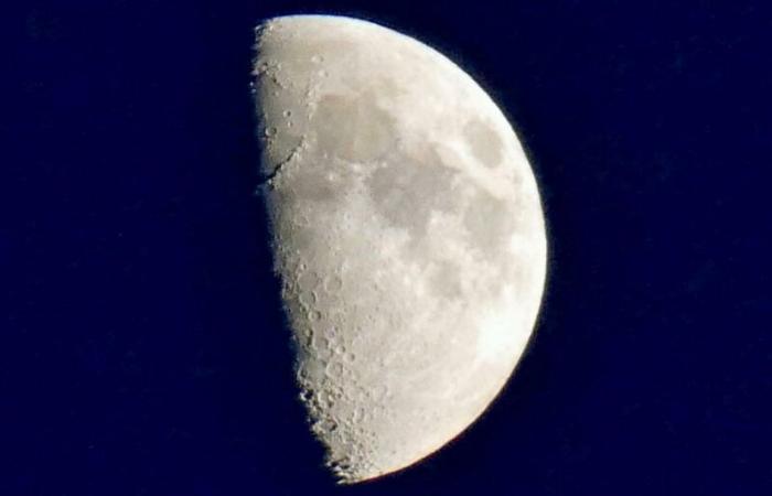 Zwei private Unternehmen fliegen im Auftrag der NASA zum Mond