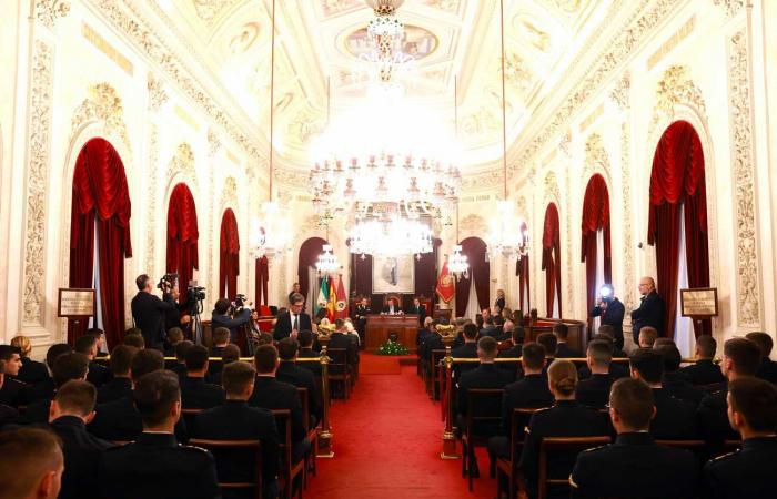 Prinzessin Leonor und ihre 75 Kameraden beten in Cadiz, bevor sie in See stechen