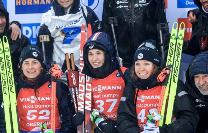 Biathlon | „Ich wollte mit den Waffen des Tages kämpfen“: Mit der Grippe gewann Océane Michelon ihre allererste Blumenzeremonie im Oberhof-Sprint | Nordic Mag | Nr. 1 Biathlon