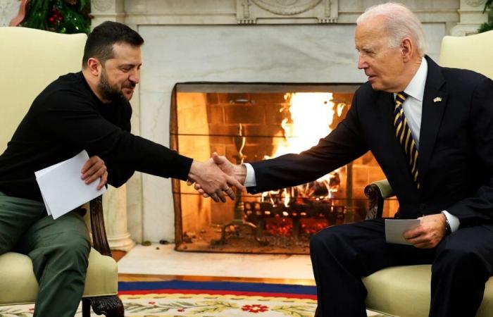 Wolodymyr Selenskyj dankte Joe Biden für seine „unermüdliche Unterstützung“