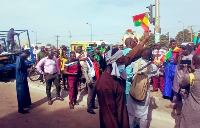 Demonstration in Bamako gegen die „wilde“ Einmischung Algeriens in die inneren Angelegenheiten Malis [VIDEO-DIAPO]