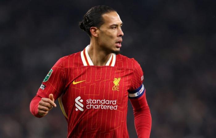 Virgil van Dijk dankt den mitgereisten Liverpool-Fans für die Bemühungen der Spurs