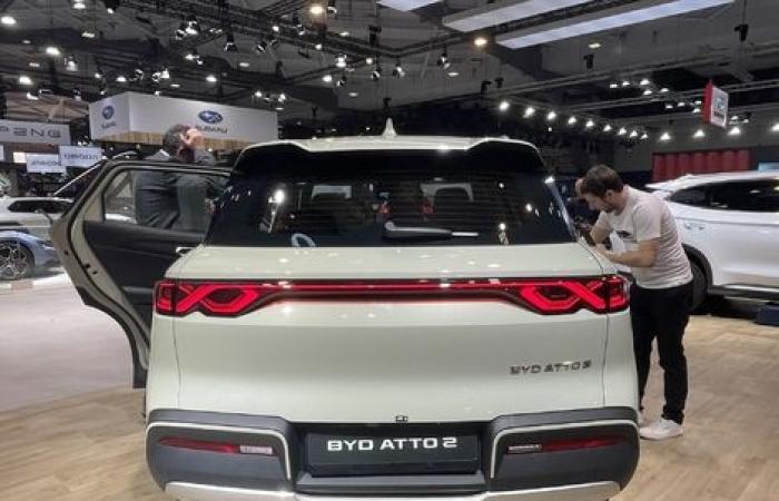 Der BYD Atto 2 SUV präsentiert auf dem Brüsseler Autosalon