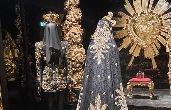 Mehr als 500 neue Stücke von Dolce & Gabbana in einer Event-Ausstellung im Grand Palais