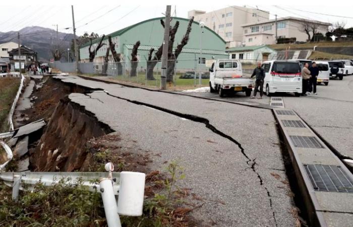 Nach einem Erdbeben der Stärke 6,9 ​​wurde eine Tsunami-Warnung ausgelöst