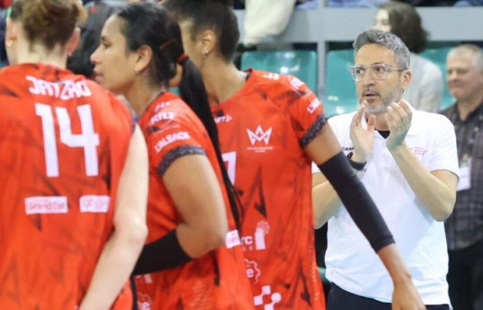 Seien Sie vorsichtig bei der Gefahr für Volleyball Mulhouse Elsass