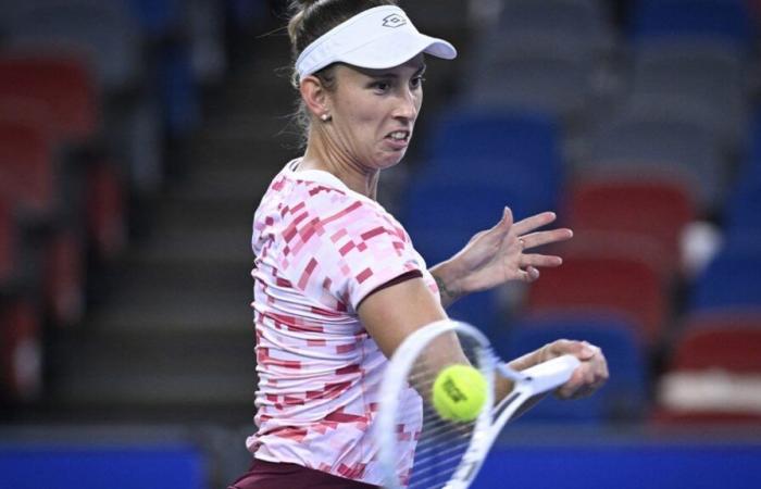 Elise Mertens rettet zwei Matchbälle, bevor sie sich für die 2. Runde qualifiziert