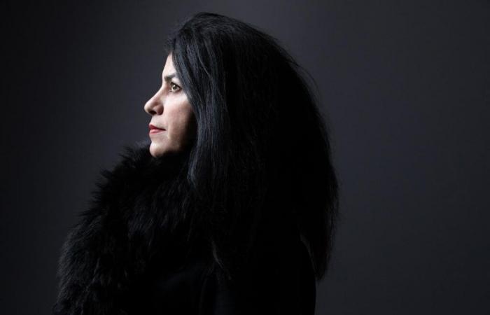 Die Künstlerin Marjane Satrapi lehnt die Aufnahme in die Ehrenlegion wegen „Frankreichs heuchlerischer Haltung gegenüber dem Iran“ ab.