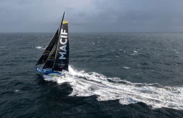 Charlie Dalin erwartete, am Dienstagmorgen in Les Sables-d’Olonne zu gewinnen und dabei einen Rekord aufzustellen