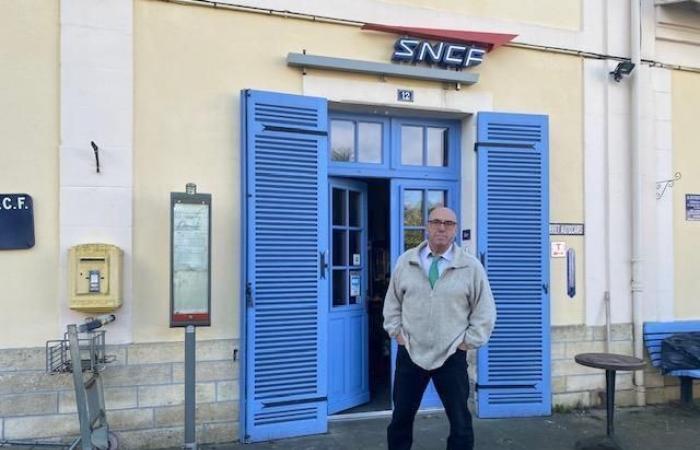 Er war verrückt nach Zügen und verließ Paris, um einen ehemaligen SNCF-Bahnhof zu kaufen, der „im Originalzustand“ belassen wurde.