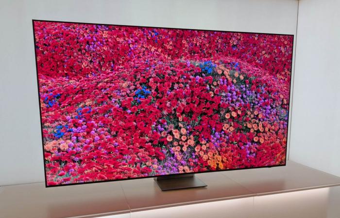 Samsung hat auf der CES 2025 seinen TV-Prototyp mit RGB-Micro-LED-Hintergrundbeleuchtung vorgestellt