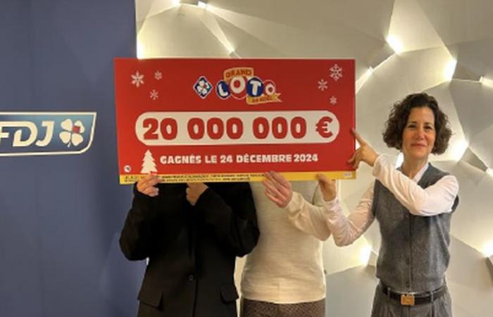 Am Weihnachtsmorgen erfuhr er, dass er 20 Millionen Euro im Lotto gewonnen hatte