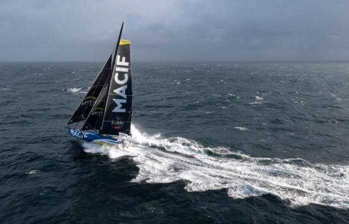 Charlie Dalin erwartete, am Dienstagmorgen in Les Sables-d’Olonne zu gewinnen und dabei einen Rekord aufzustellen