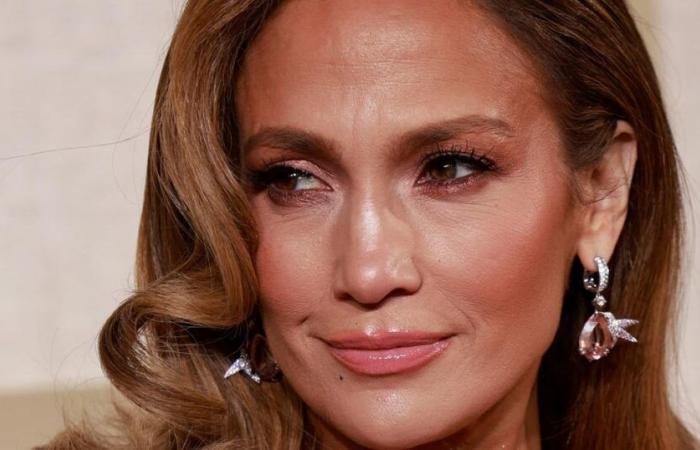 Zur Unterstützung der Opfer setzt Jennifer Lopez die Werbung für ihren nächsten Film aus