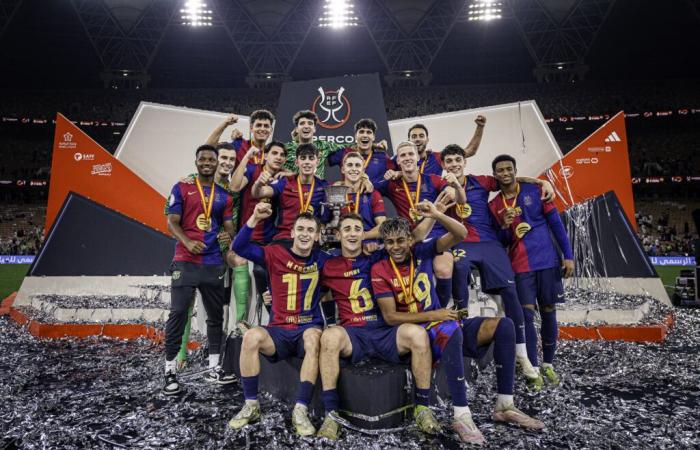 Erster Pokal für 13 Spieler des FC Barcelona