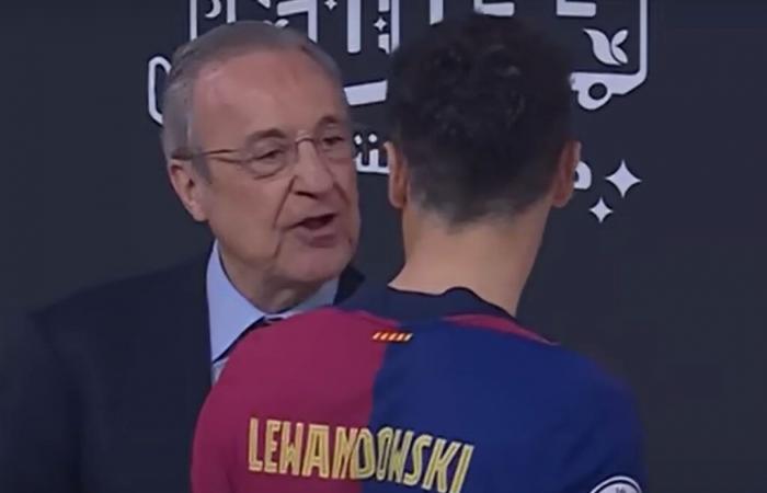 Andere mussten stehen. Perez sprach Lewandowski an