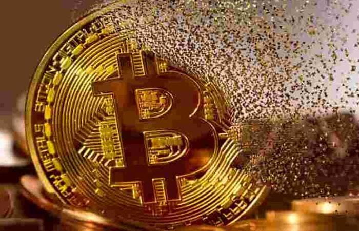 Geschwächt fällt Bitcoin kurzzeitig unter 90.000 US-Dollar