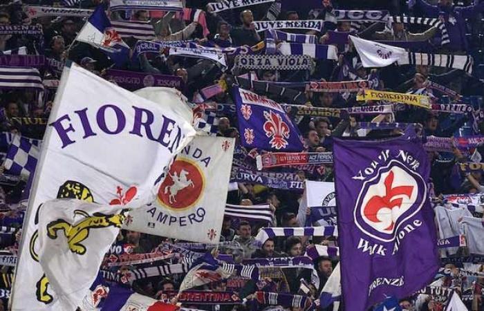 Unhöfliche Gesänge der Viola-Fans gegen die Neapolitaner