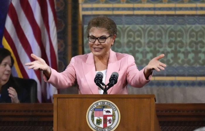 Der Sturz von Karen Bass, Bürgermeisterin von Los Angeles, ist Gegenstand aller Kritik