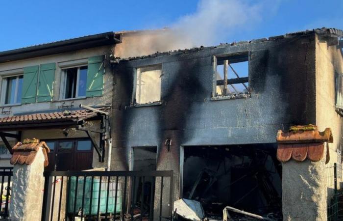 Etwa dreißig Feuerwehrleute waren im Einsatz