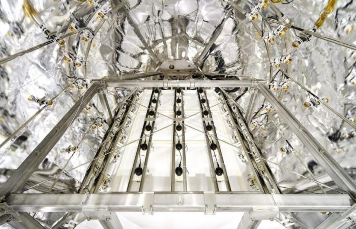 Detektoren für Dunkle Materie reagieren jetzt empfindlich auf Wechselwirkungen mit solaren Neutrinos