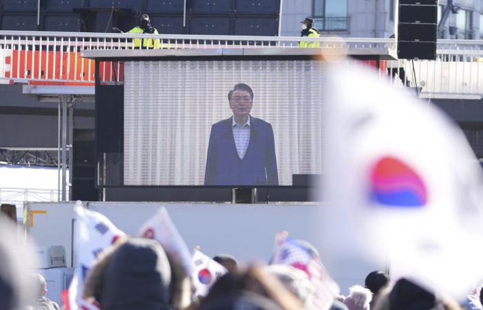 Südkorea | Der gestürzte Präsident wurde nach einem erneuten Übergriff durch Ermittler festgenommen