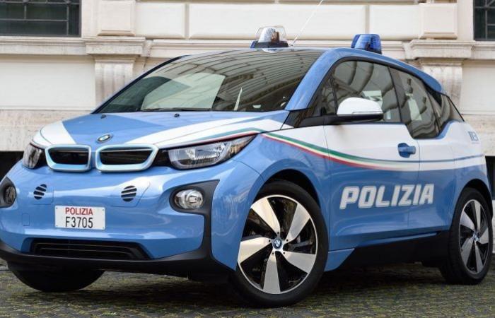 diese Elektroautos, die von der Polizei in Frankreich oder anderswo eingesetzt wurden