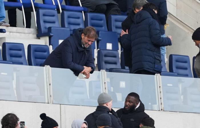 Jürgen Klopp hat Spaß nach seinem Besuch bei Charléty beim Paris FC