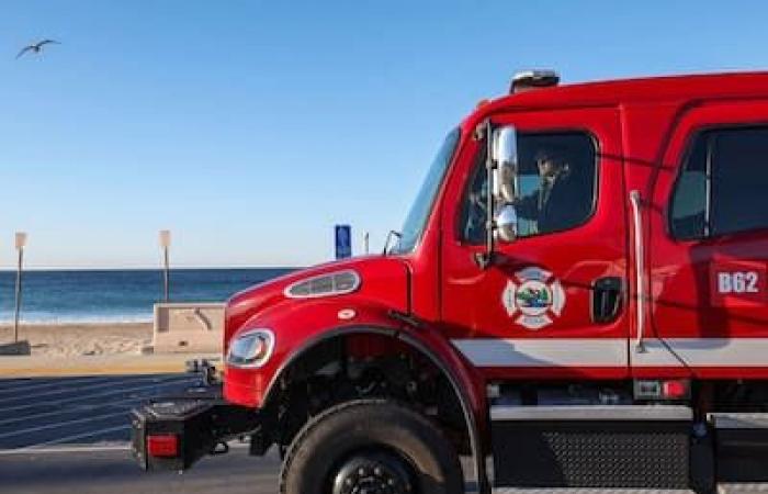 IN BILDERN | Brände in Los Angeles: Der Strand von Malibu verwandelt sich in ein Dorf für Feuerwehrleute